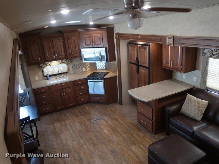 image for item EP9425 2015 Cedar Creek Silverback camper