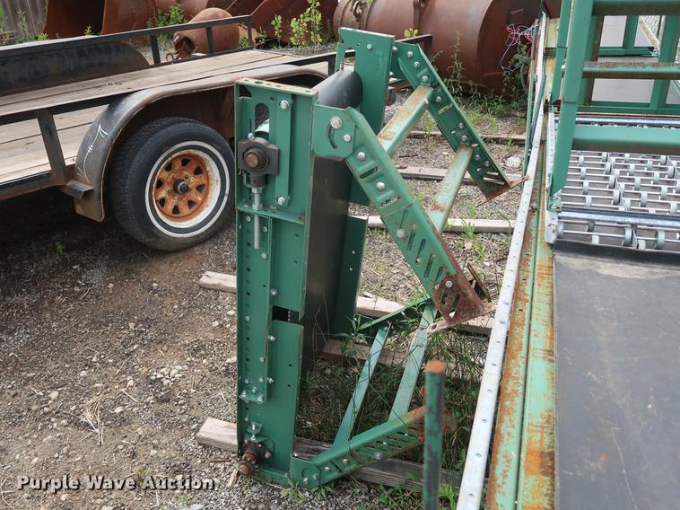 image for item EP9432 Roach conveyor