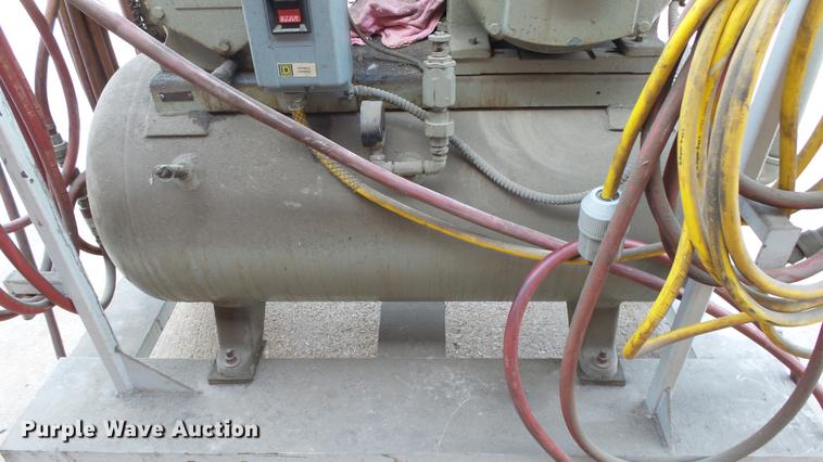 image for item ET9686 Gardner Denver air compressor