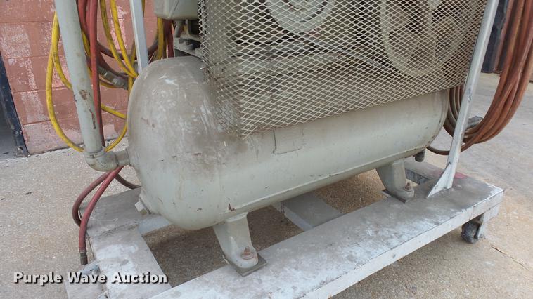 image for item ET9686 Gardner Denver air compressor
