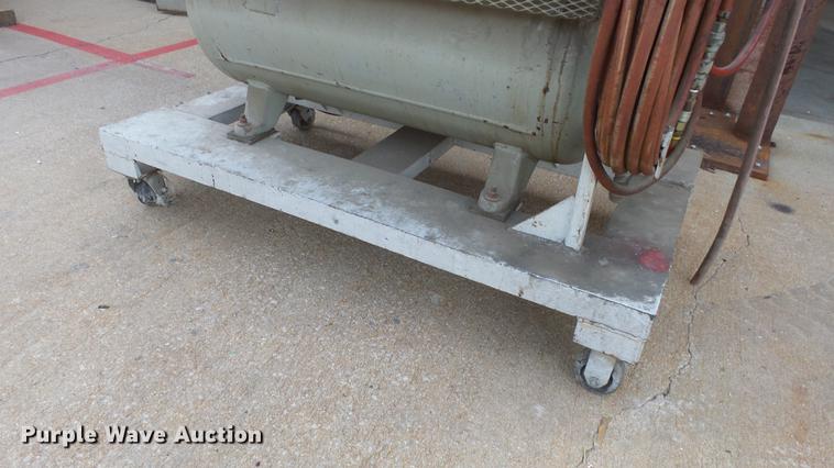 image for item ET9686 Gardner Denver air compressor