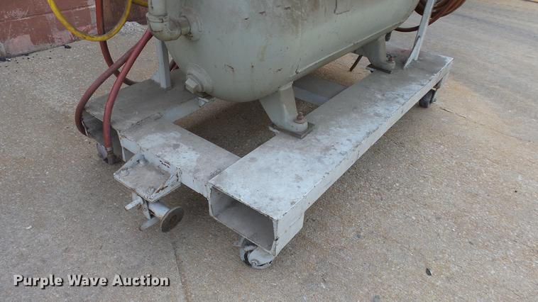 image for item ET9686 Gardner Denver air compressor