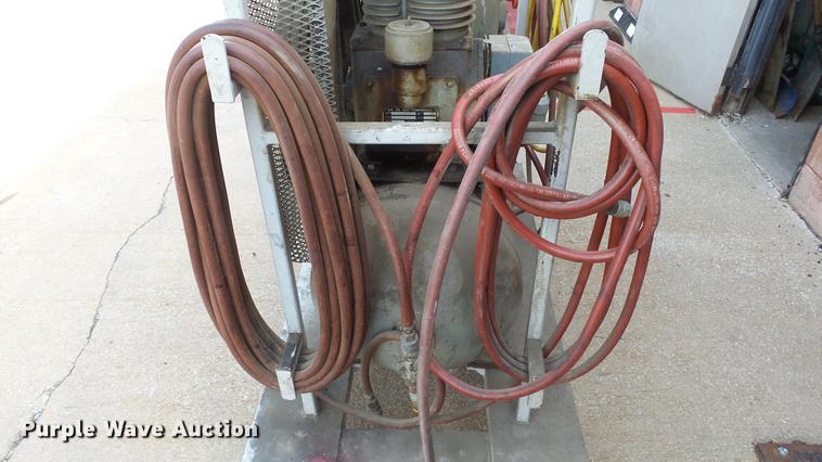 image for item ET9686 Gardner Denver air compressor