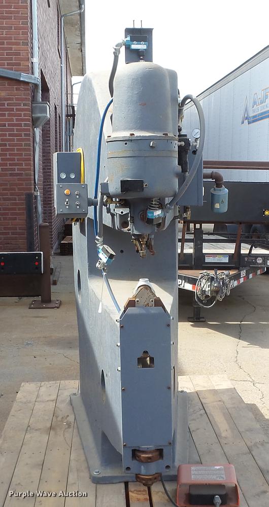 image for item ET9689 Erco 1002 punching and riveting machine
