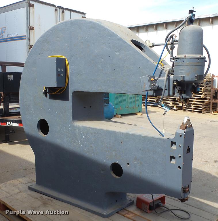 image for item ET9689 Erco 1002 punching and riveting machine