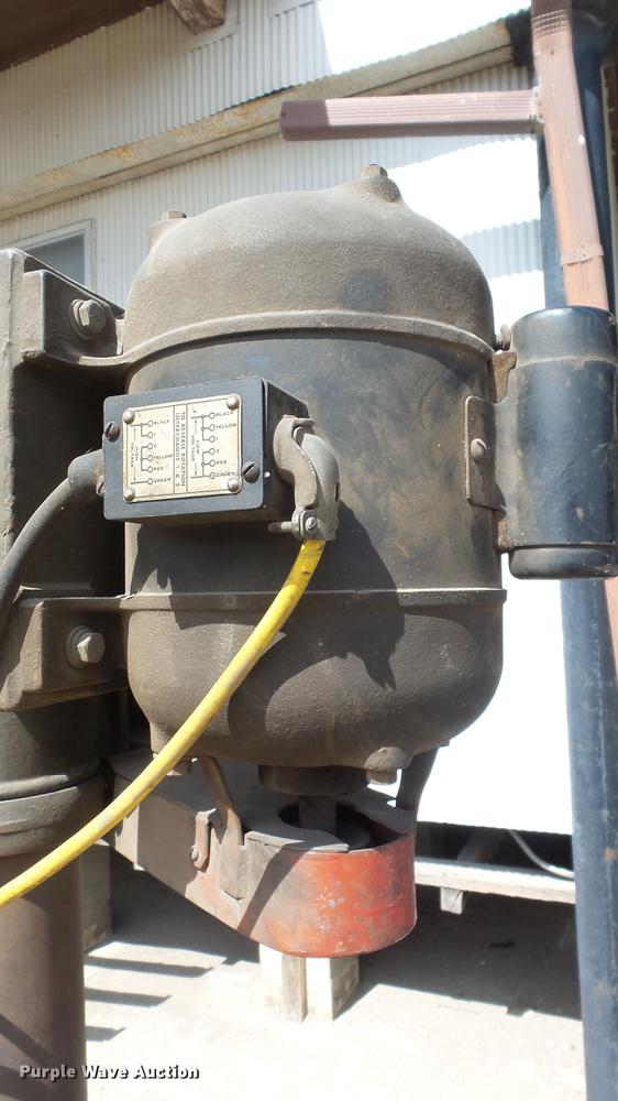 image for item ET9694 Walker-Turner drill press