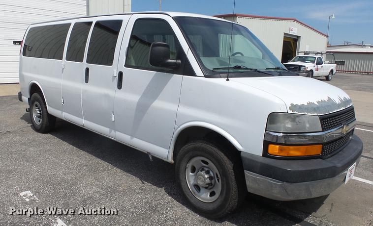 image for item EZ9440 2008 Chevrolet Express 3500 Extended van