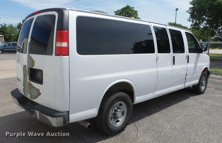 image for item EZ9440 2008 Chevrolet Express 3500 Extended van