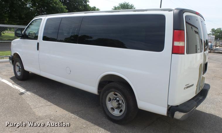 image for item EZ9440 2008 Chevrolet Express 3500 Extended van