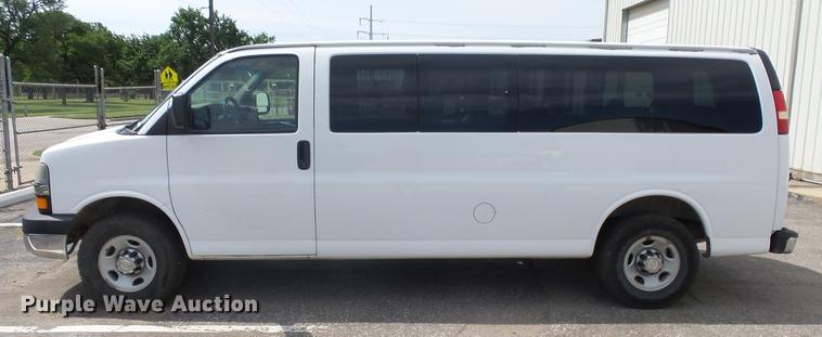image for item EZ9440 2008 Chevrolet Express 3500 Extended van