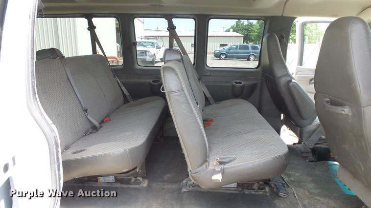 image for item EZ9440 2008 Chevrolet Express 3500 Extended van