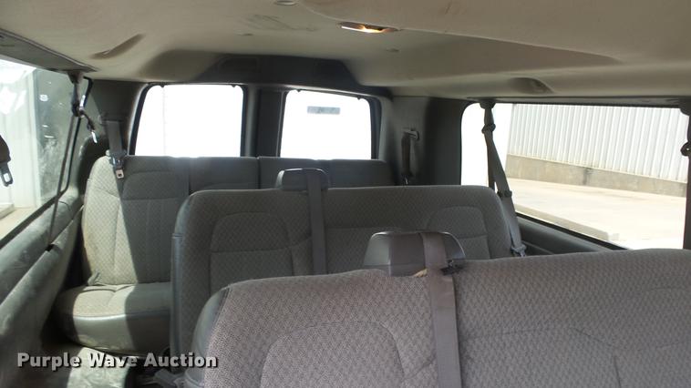 image for item EZ9440 2008 Chevrolet Express 3500 Extended van