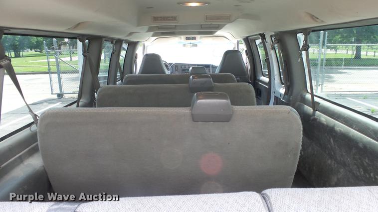 image for item EZ9440 2008 Chevrolet Express 3500 Extended van