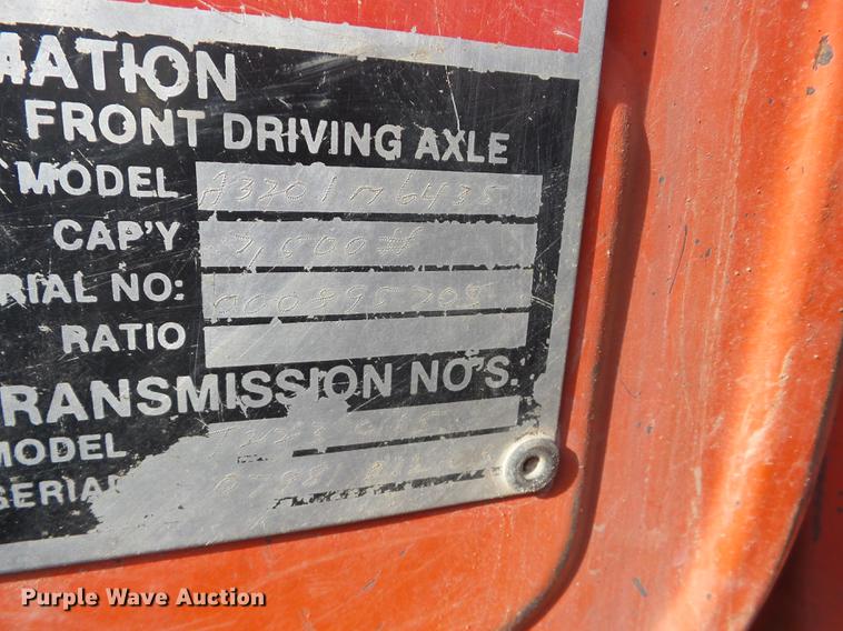 image for item J8504 1981 Ford F700 flatbed truck