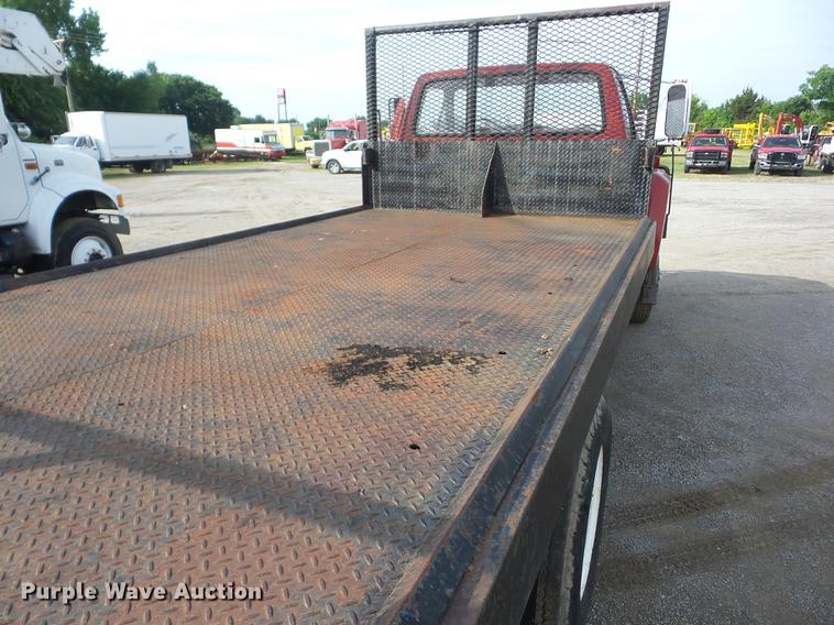 image for item J8504 1981 Ford F700 flatbed truck