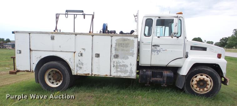 image for item J8505 1990 Mack service truck