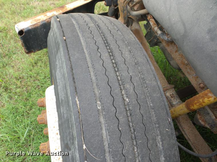 image for item J8505 1990 Mack service truck