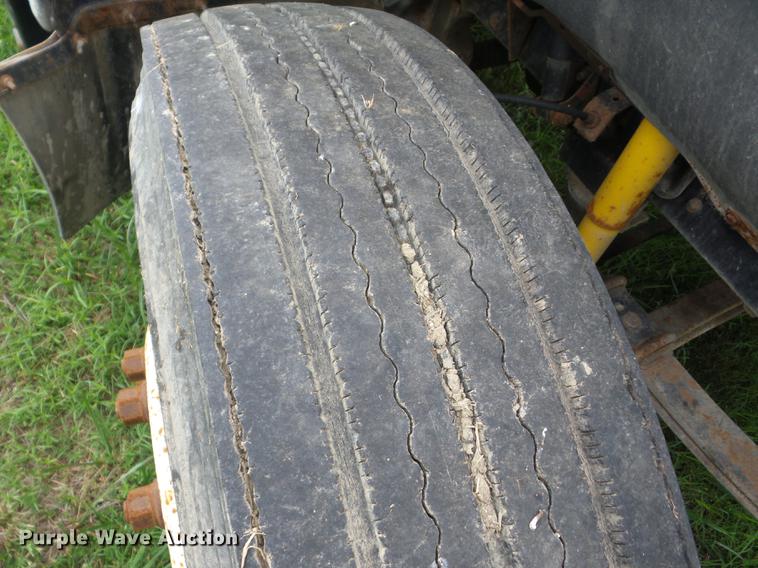 image for item J8505 1990 Mack service truck