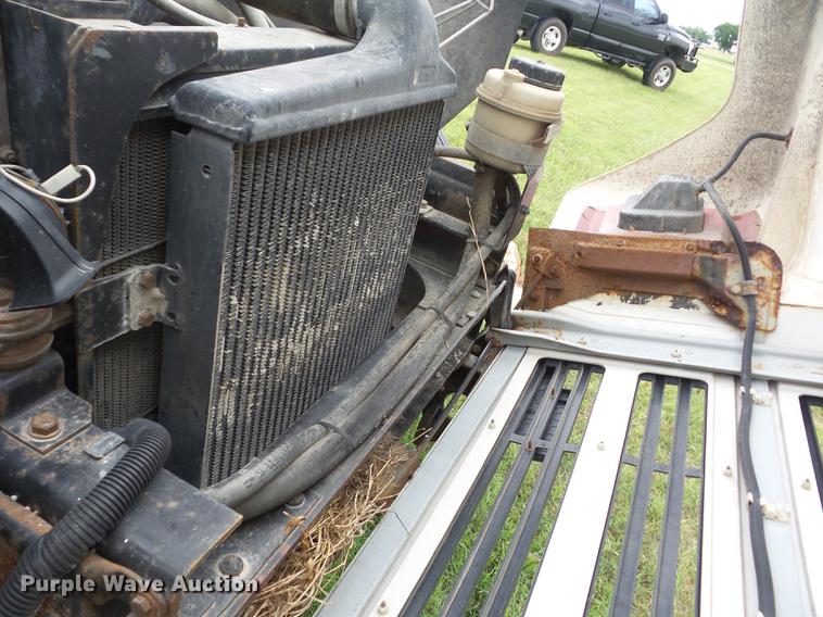 image for item J8505 1990 Mack service truck