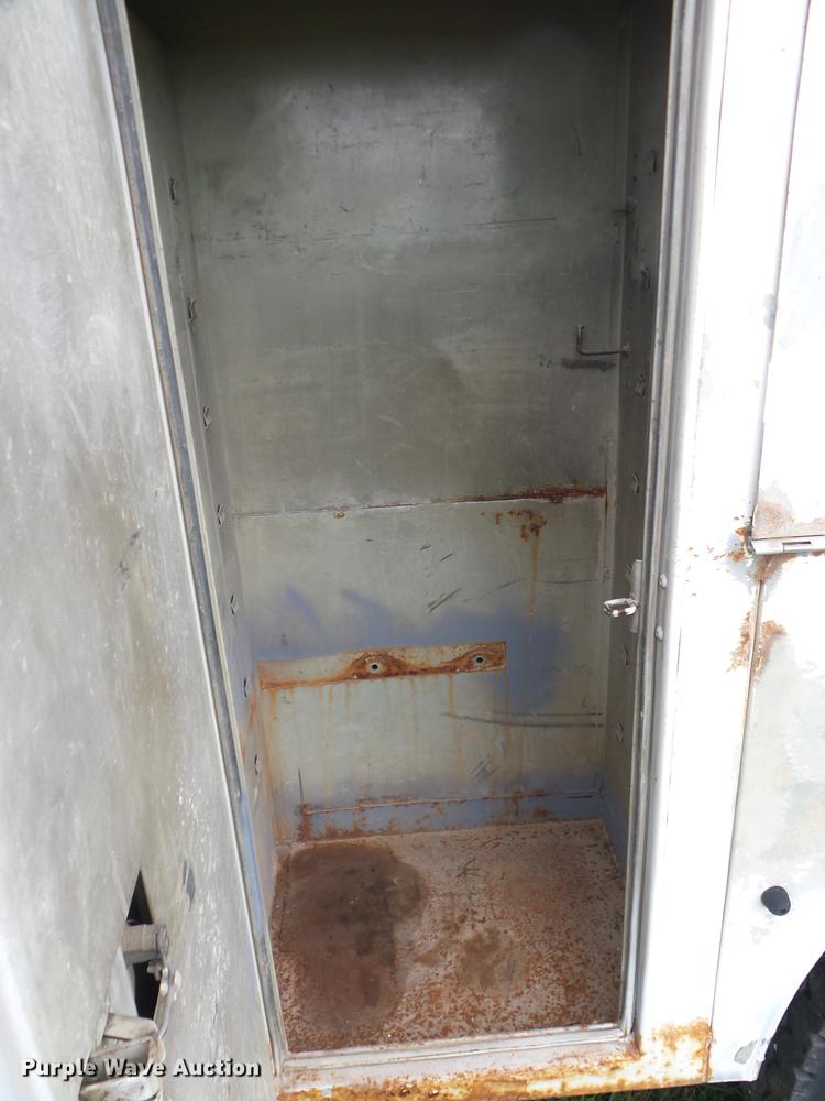 image for item J8505 1990 Mack service truck