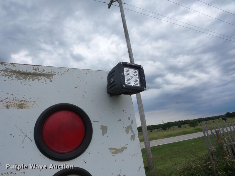 image for item J8505 1990 Mack service truck