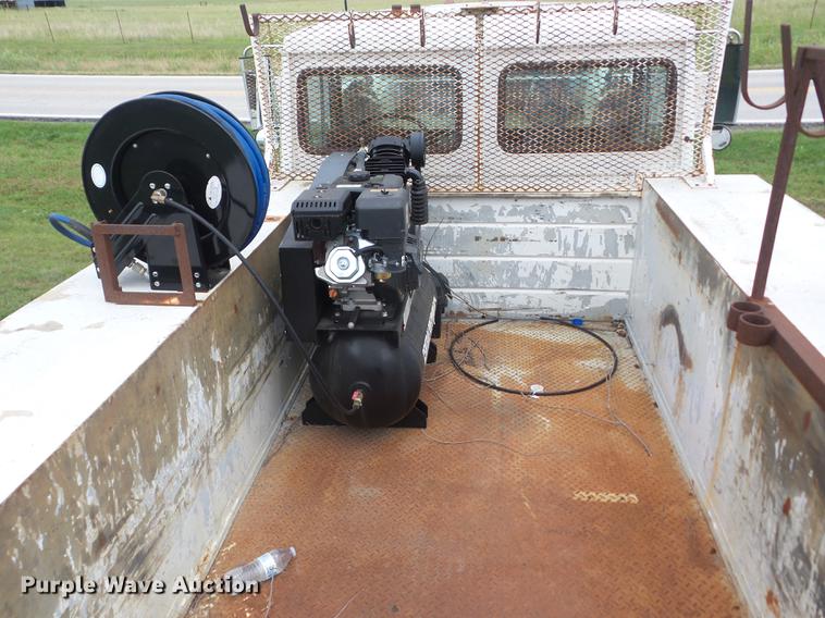 image for item J8505 1990 Mack service truck