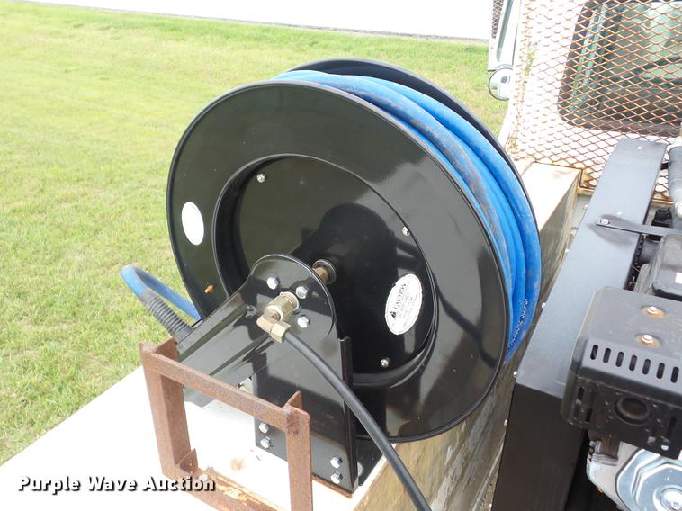 image for item J8505 1990 Mack service truck