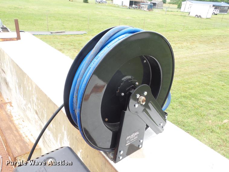 image for item J8505 1990 Mack service truck