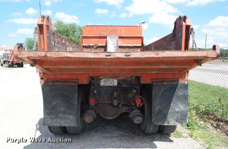image for item J8507 1989 Ford L8000 dump truck