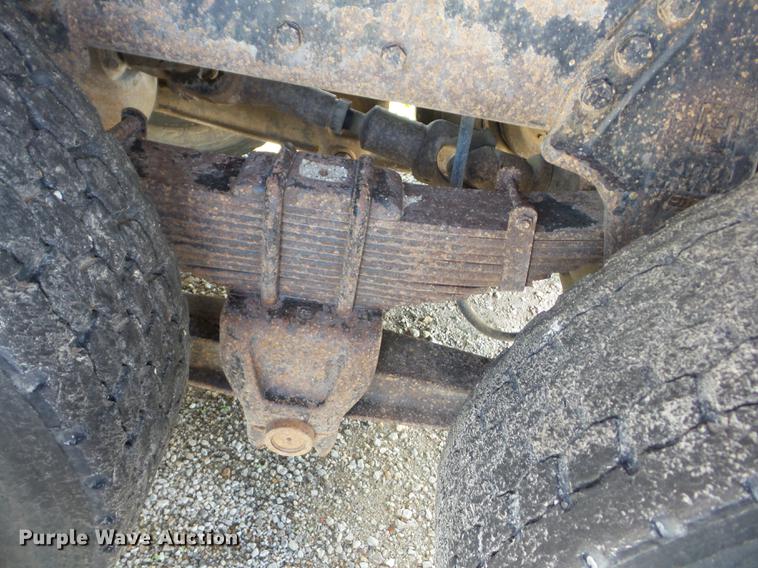 image for item J8507 1989 Ford L8000 dump truck