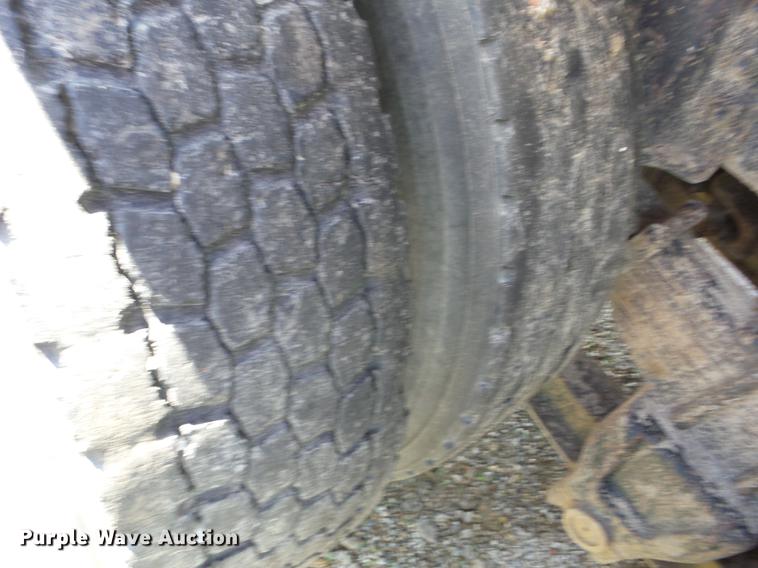 image for item J8507 1989 Ford L8000 dump truck