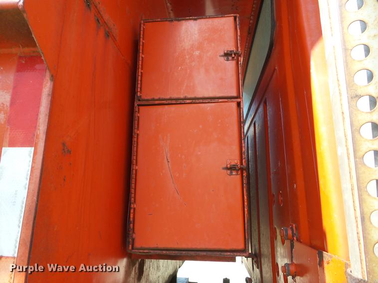 image for item J8507 1989 Ford L8000 dump truck