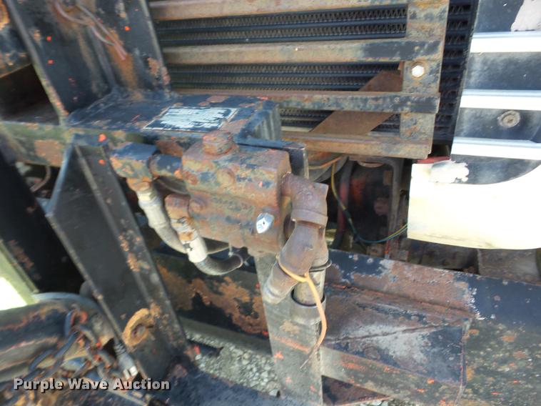 image for item J8507 1989 Ford L8000 dump truck