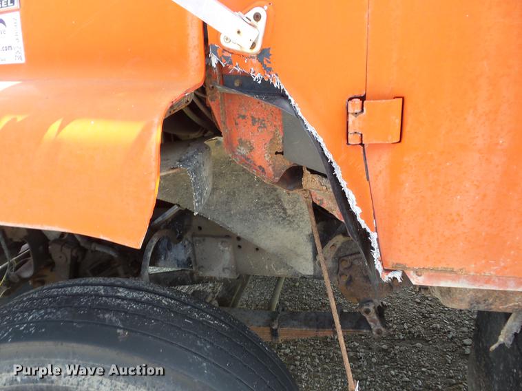 image for item J8507 1989 Ford L8000 dump truck