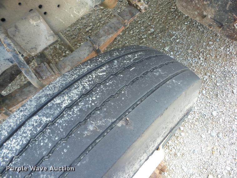 image for item J8507 1989 Ford L8000 dump truck