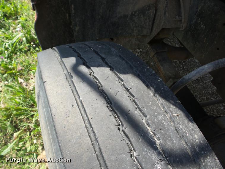 image for item J8507 1989 Ford L8000 dump truck