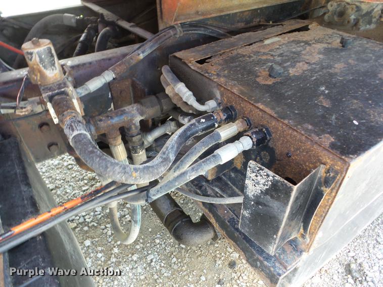 image for item J8507 1989 Ford L8000 dump truck