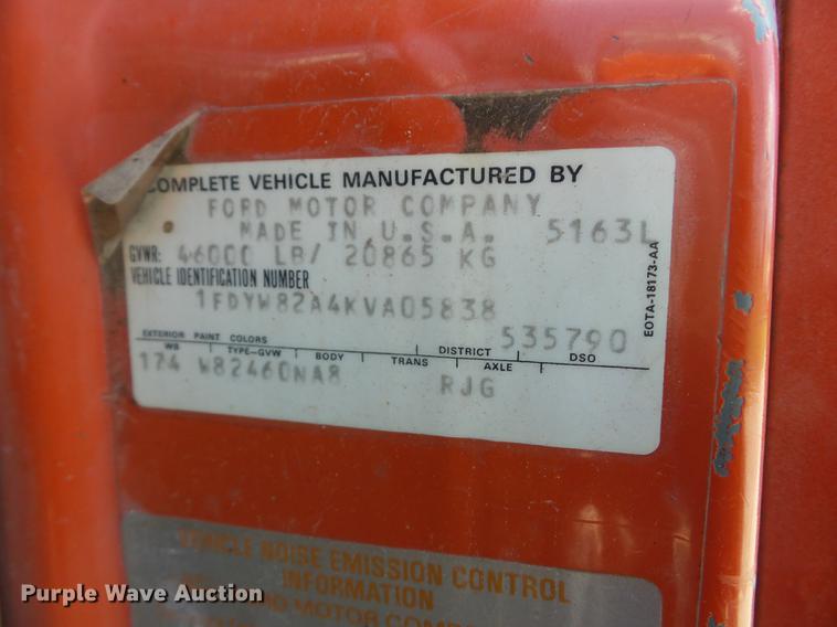 image for item J8507 1989 Ford L8000 dump truck