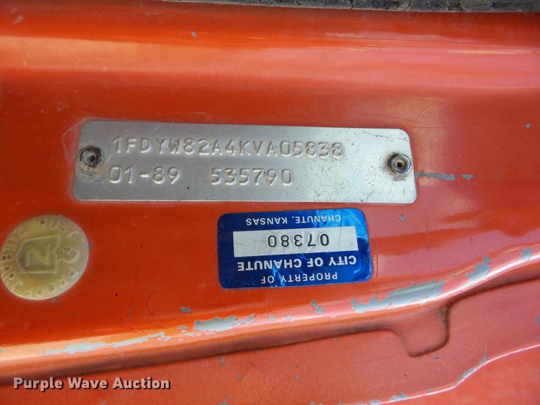 image for item J8507 1989 Ford L8000 dump truck