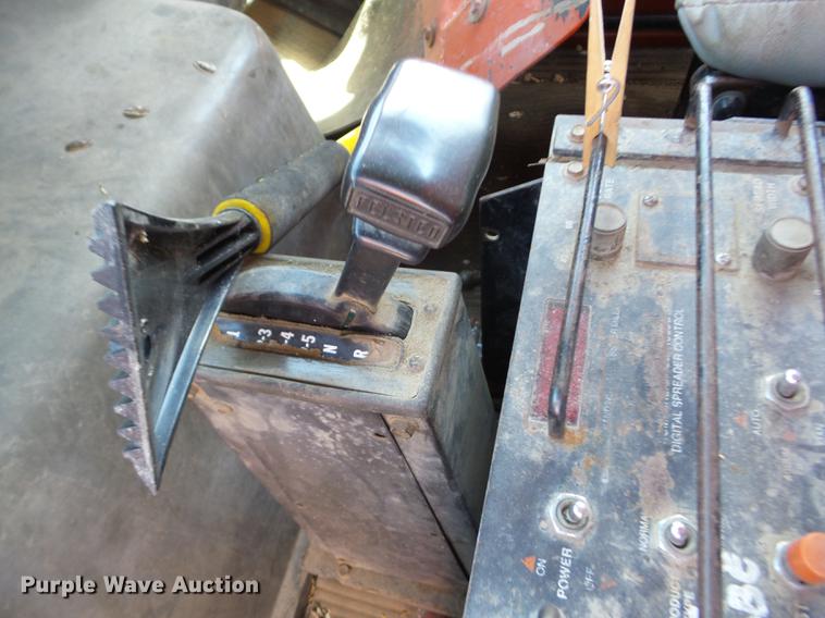 image for item J8507 1989 Ford L8000 dump truck