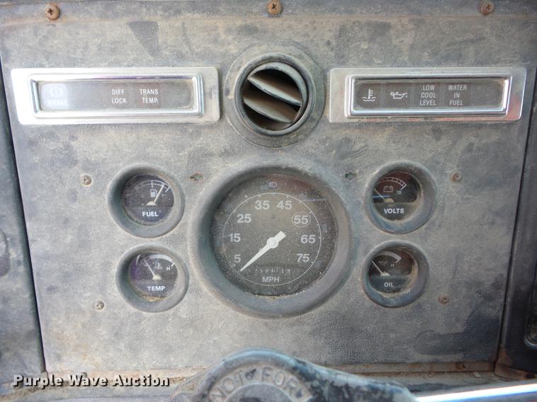 image for item J8507 1989 Ford L8000 dump truck