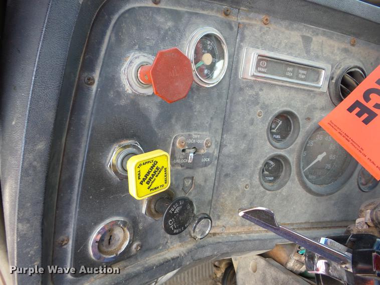 image for item J8507 1989 Ford L8000 dump truck