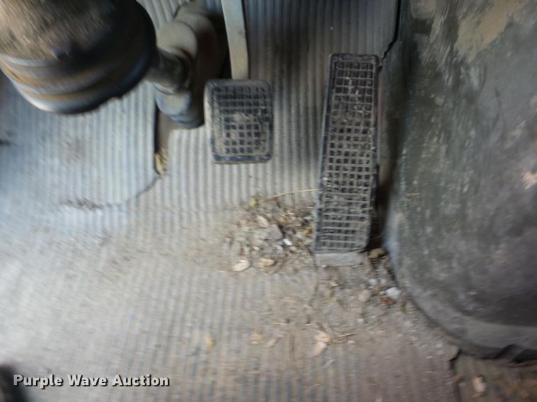 image for item J8507 1989 Ford L8000 dump truck