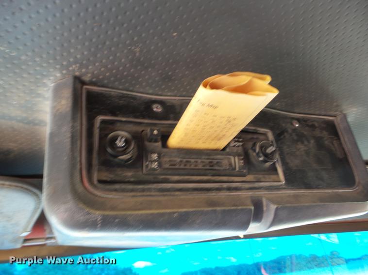 image for item J8507 1989 Ford L8000 dump truck