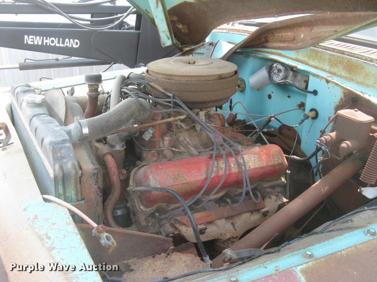 image for item L2346 1963 International 130 series feed truck