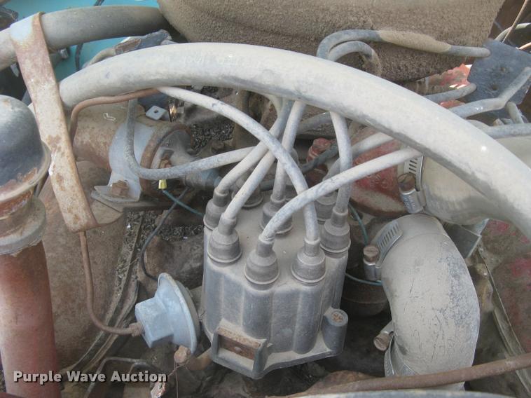 image for item L2346 1963 International 130 series feed truck