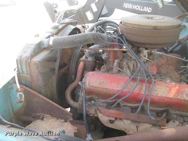 image for item L2346 1963 International 130 series feed truck