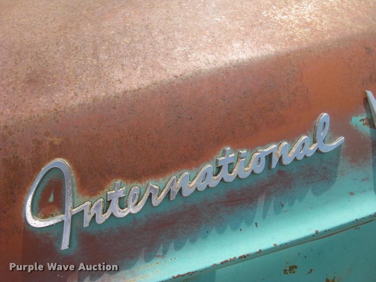 image for item L2346 1963 International 130 series feed truck