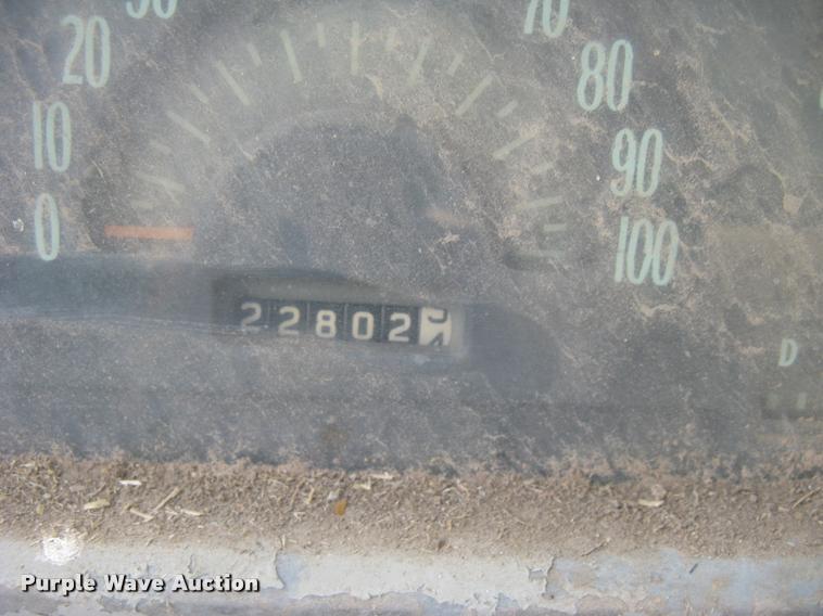 image for item L2346 1963 International 130 series feed truck