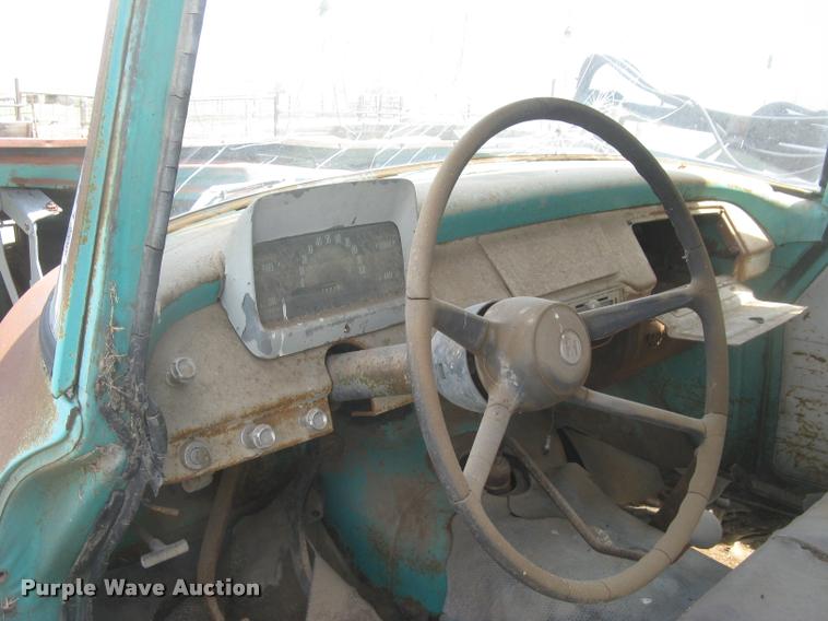 image for item L2346 1963 International 130 series feed truck